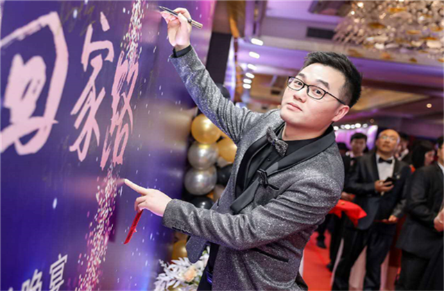 【高光“疫”事】勇敢逆行的特殊“网约车”——环球36090后，用信念打通生命运输线